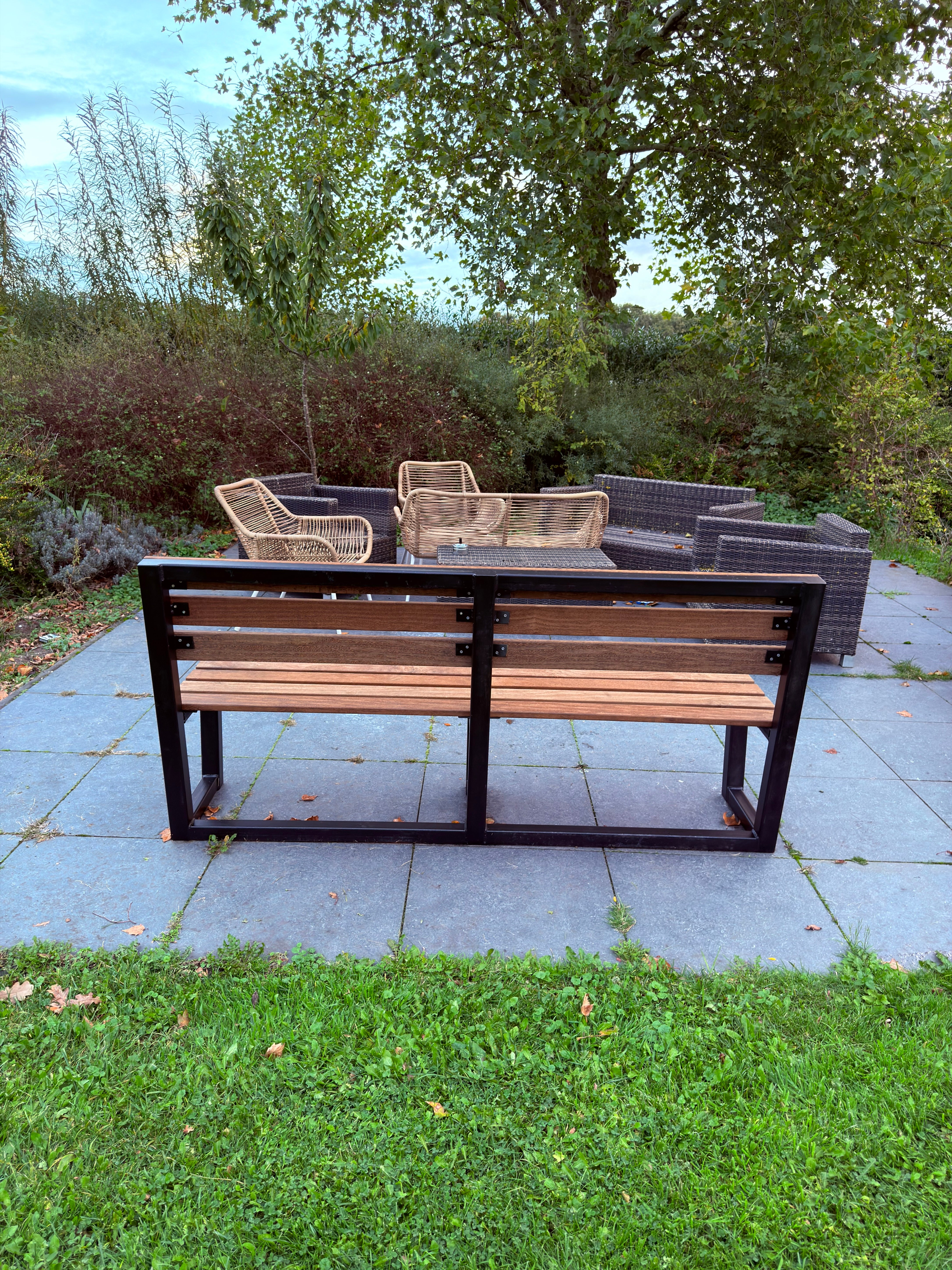Tuinbank op maat — Sucupira Preta & Staal